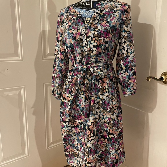 Flowered dress - Picture 2 of 3